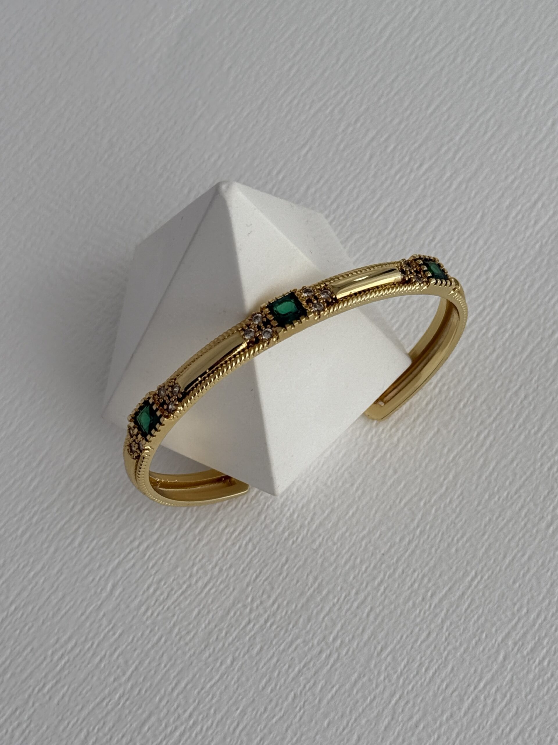 img_2554 Özel Seri Zirkon & Yeşil Taş Detay Ayarlanabilir Gold Bileklik