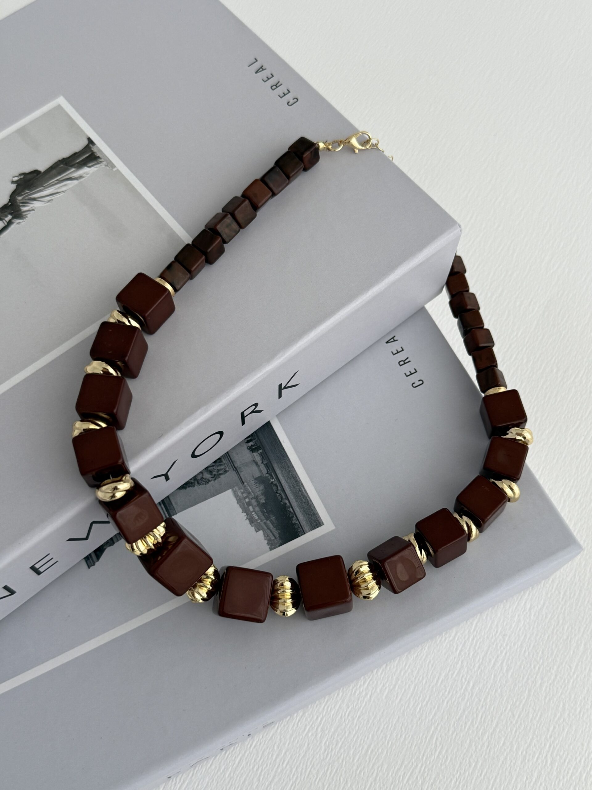 img_2865-2 Özel Seri Küp Tasarım Kare Uç Detay Kahverengi Kolye