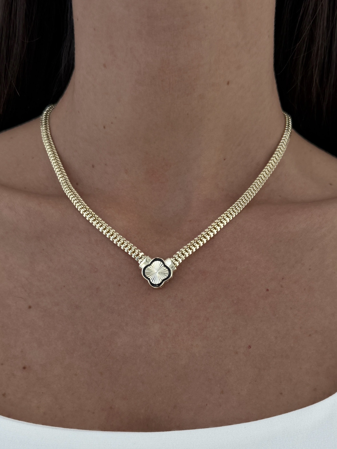 img_9622-1 Özel Seri Yılan Sırtı Zincir Yonca Tasarım Gold Kolye