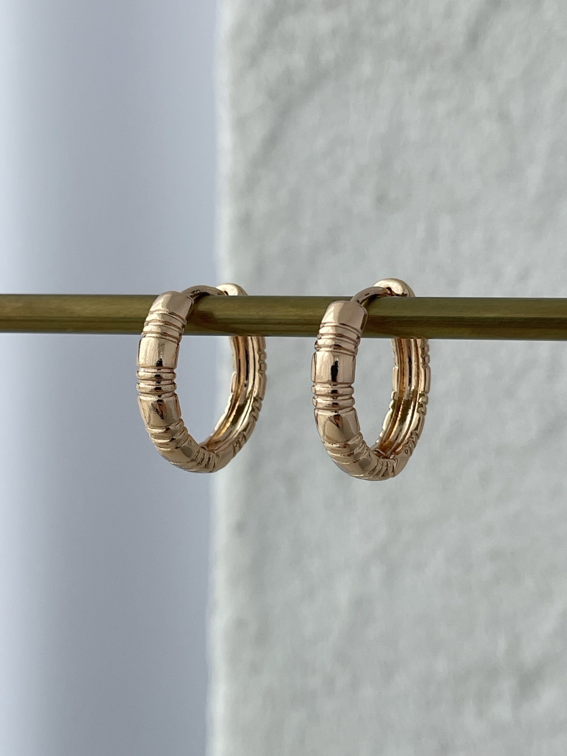 img_1808-2 XUPING Üçlü Çizgi Tasarım Gold Halka Küpe