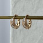 XUPING Baget Taşlı Tırtık Desen Gold Küpe