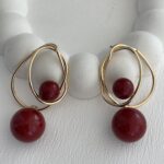 Özel Seri Asimetrik Kıvrım Bordo Top Gold Küpe