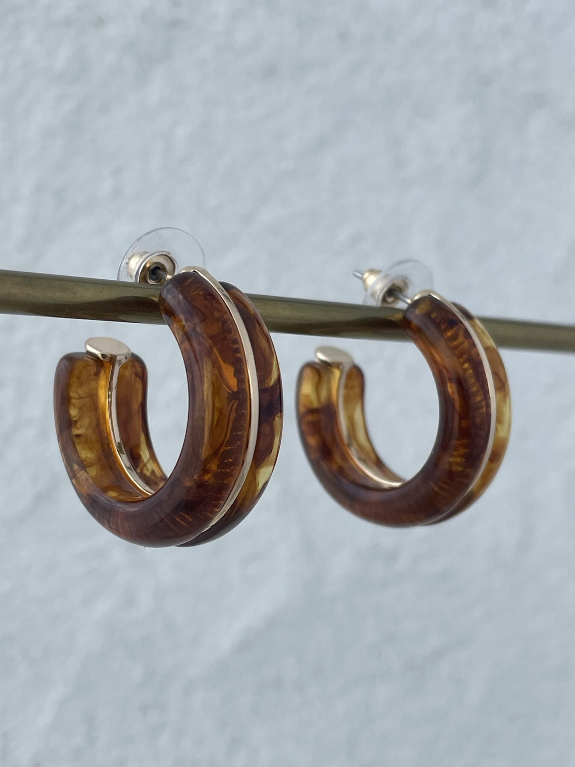 img_2634-2 Özel Seri Kalın Halka Tasarım Kahve Kemik Gold Küpe