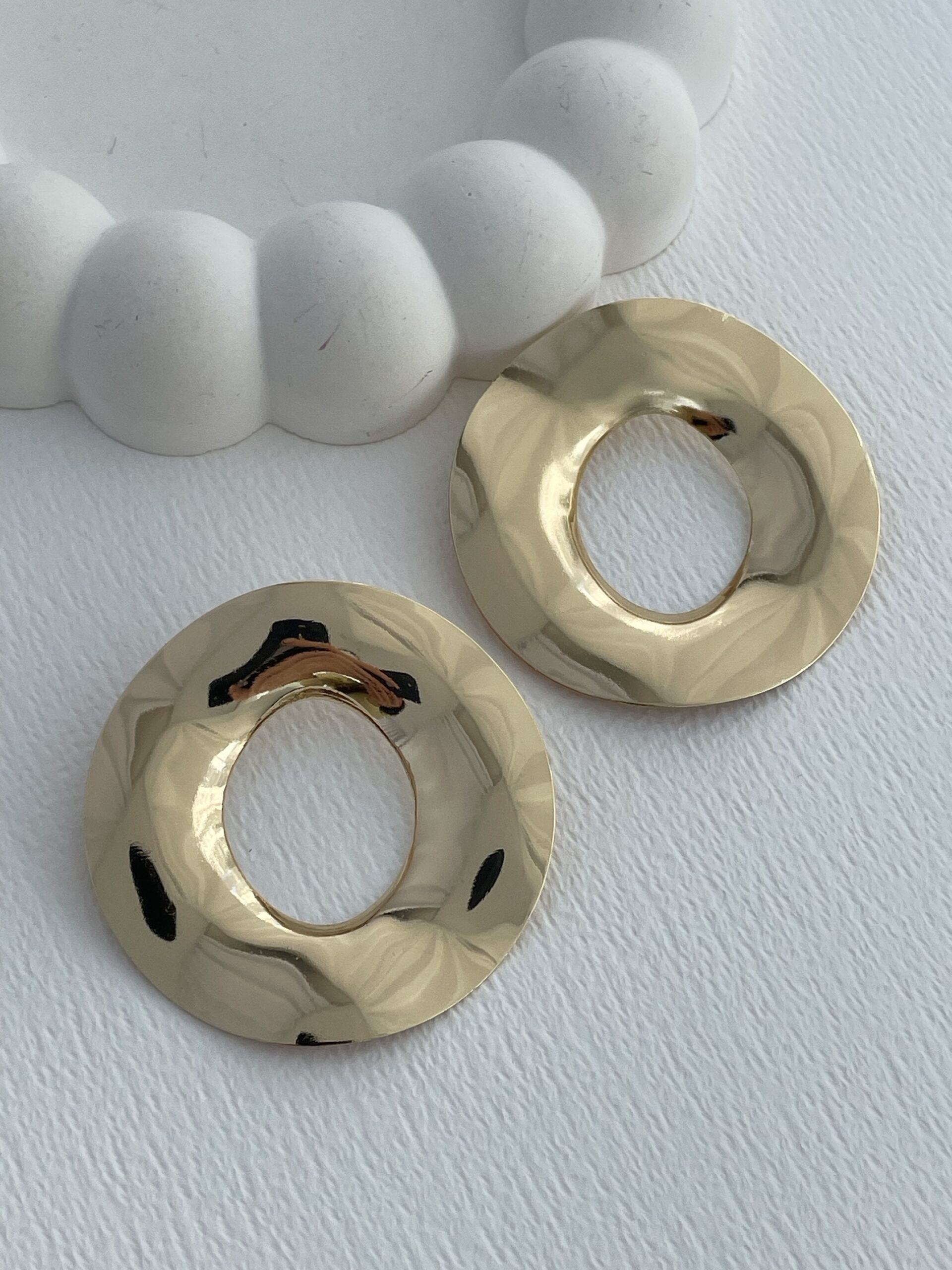 img_2651-3 Özel Seri Simit Tasarım Gold Parlak Plaka Küpe