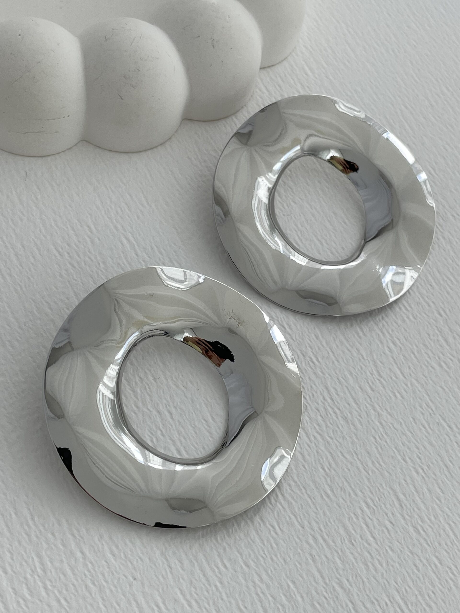 img_2766 Özel Seri Simit Tasarım Gümüş Parlak Plaka Küpe