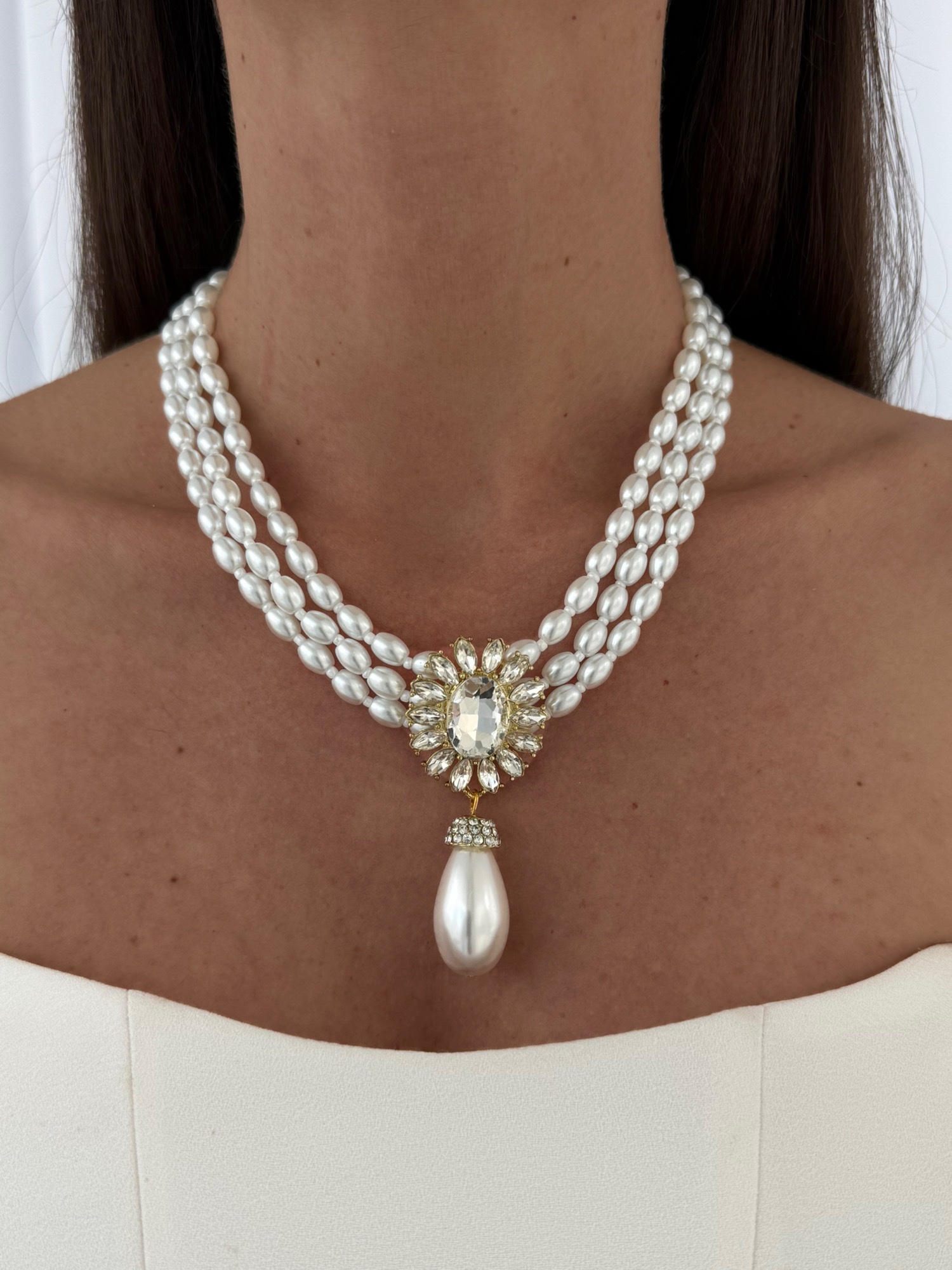 img_5777-2 Özel Seri Damla İnci Detay Taşlı Üç Sıra Gold Kolye