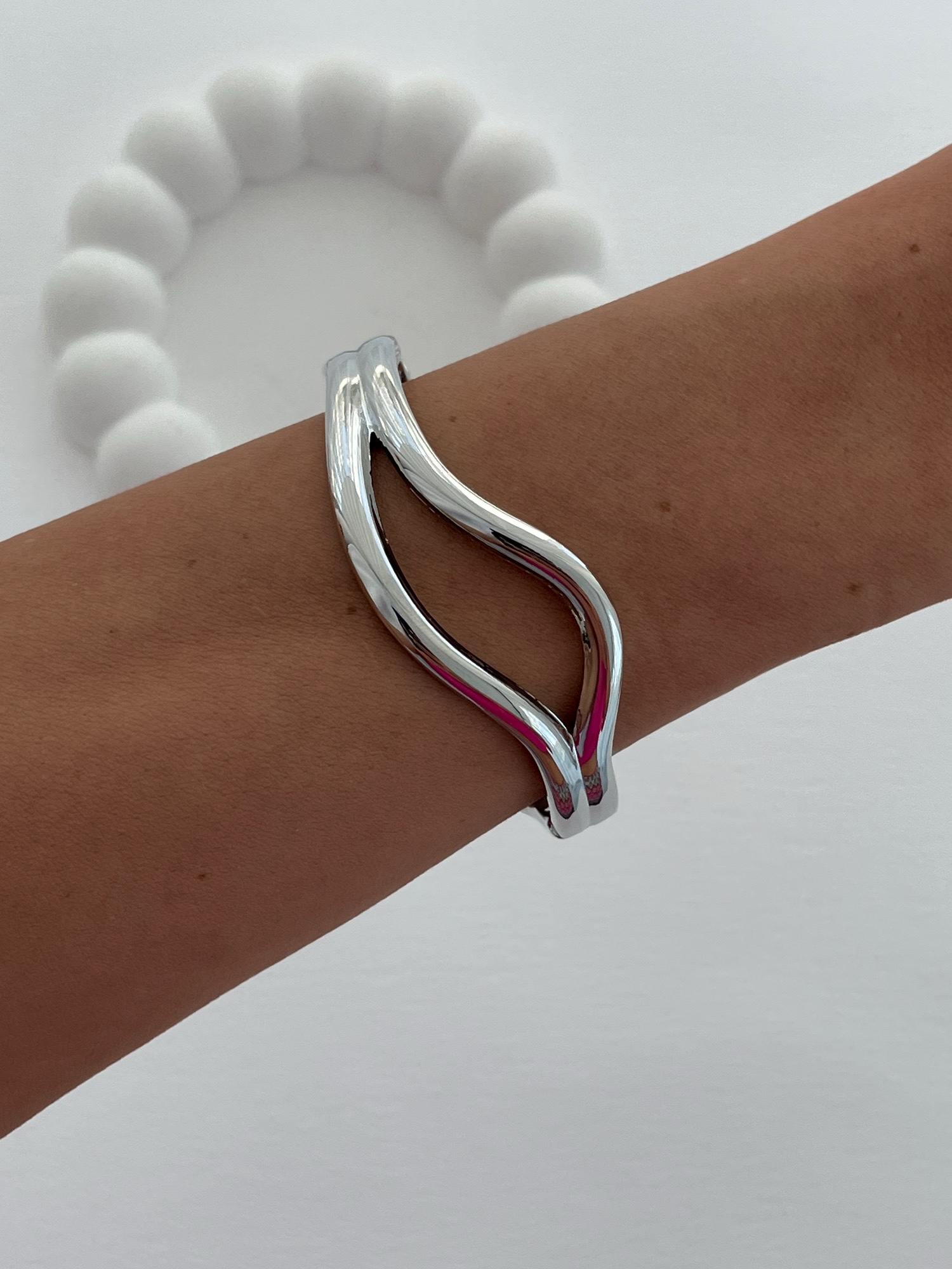 img_3125-5 Özel Seri İçi Boş Asimetrik Kıvrım Gümüş Kelepçe Bileklik