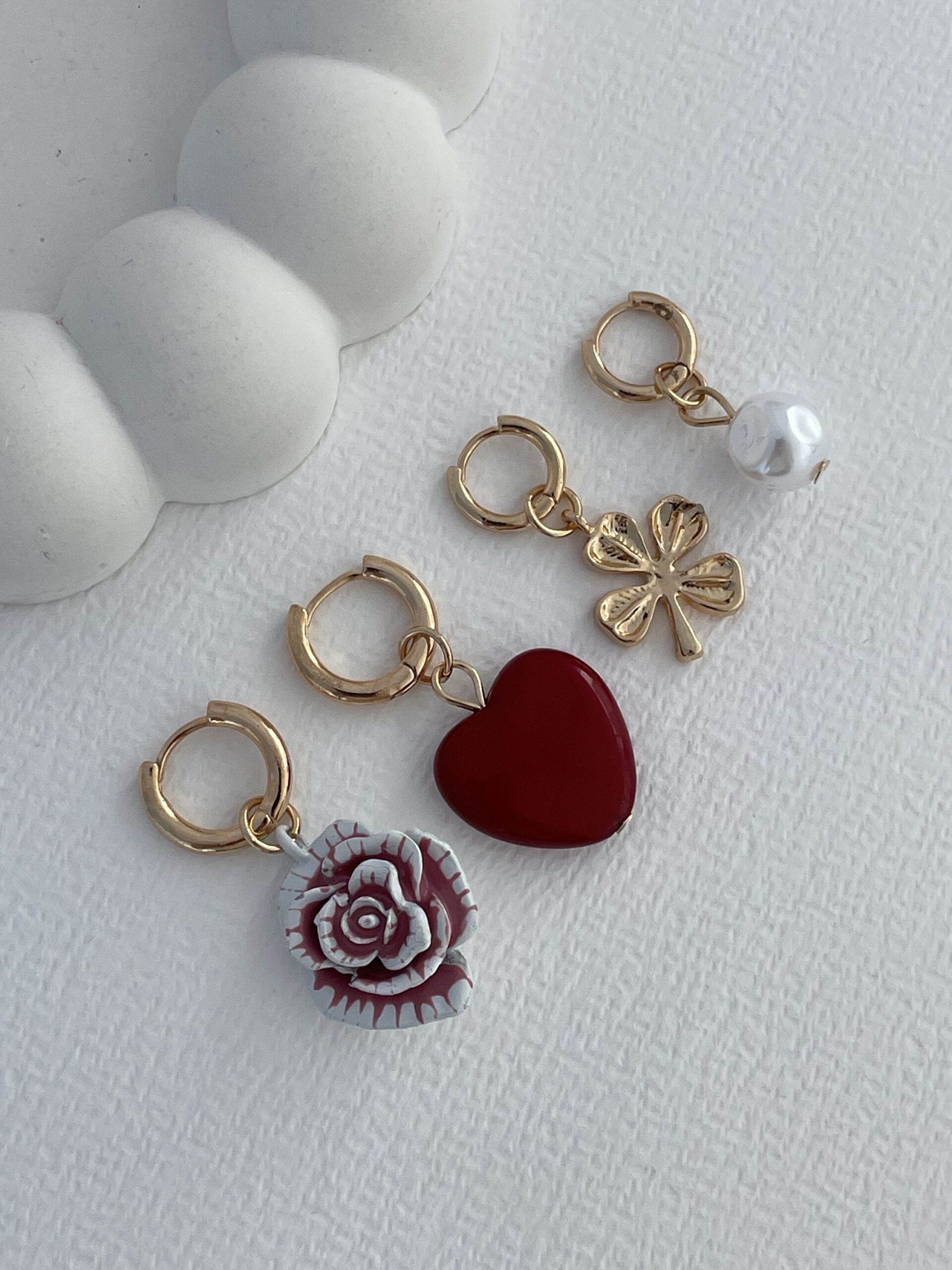 img_3344-2 Özel Seri ZR Model Kalp & Gül Tasarım Gold Küpe Seti