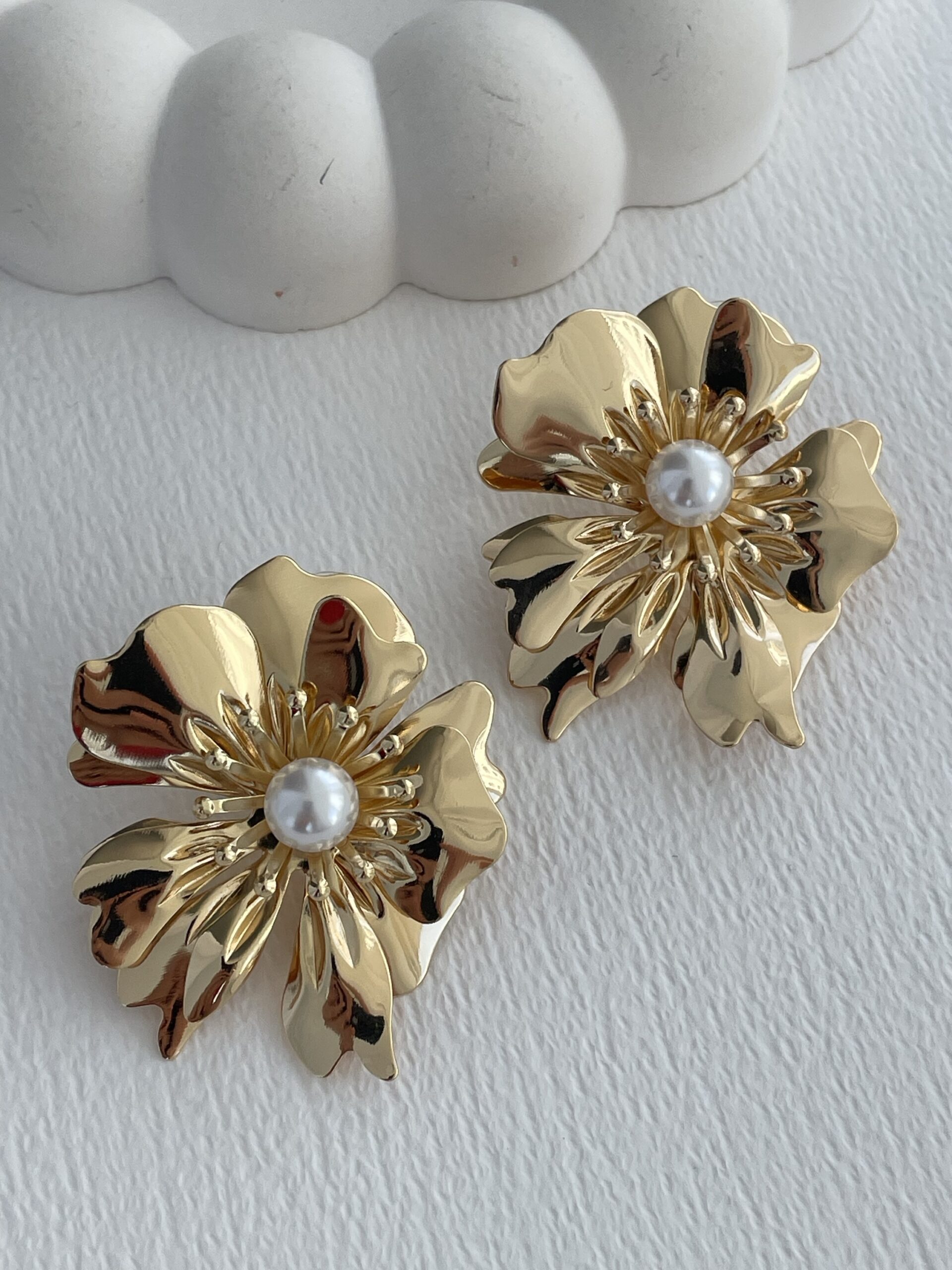 img_3459-5 Özel Seri İnci Detay Çiçek Tasarım Gold Küpe