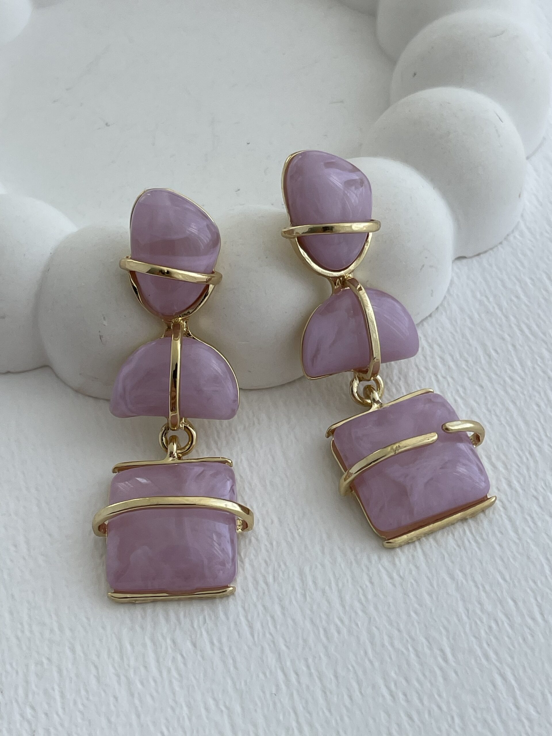 img_4054-3 Özel Seri Asimetrik Kıvrım Mor Hawai Küpe