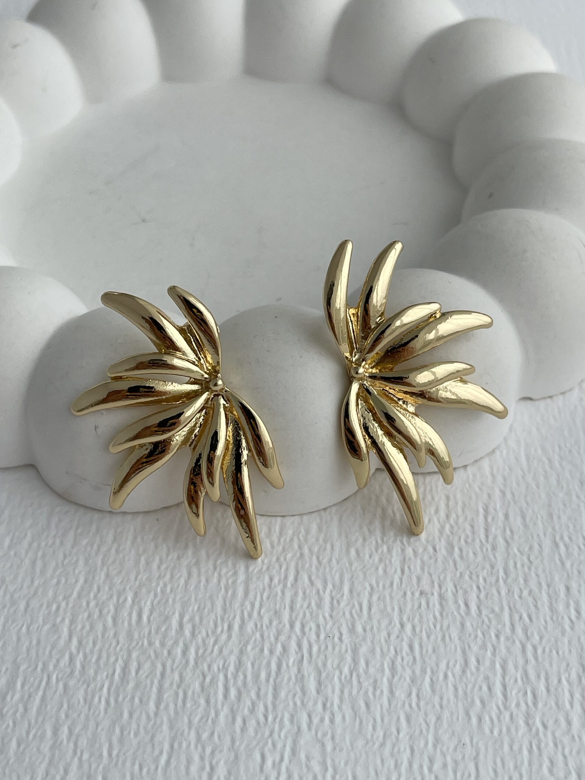 img_5055-2 Özel Seri Yaprak Tasarım Gold Küpe