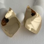 Özel Seri Yaprak Motif Maksi Boy Gold Plaka Küpe