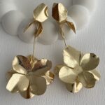 Özel Seri Çiçek Motif Maksi Boy Gold Plaka Küpe