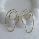Özel Seri Asimetrik Kıvrım Tasarım Gold Küpe