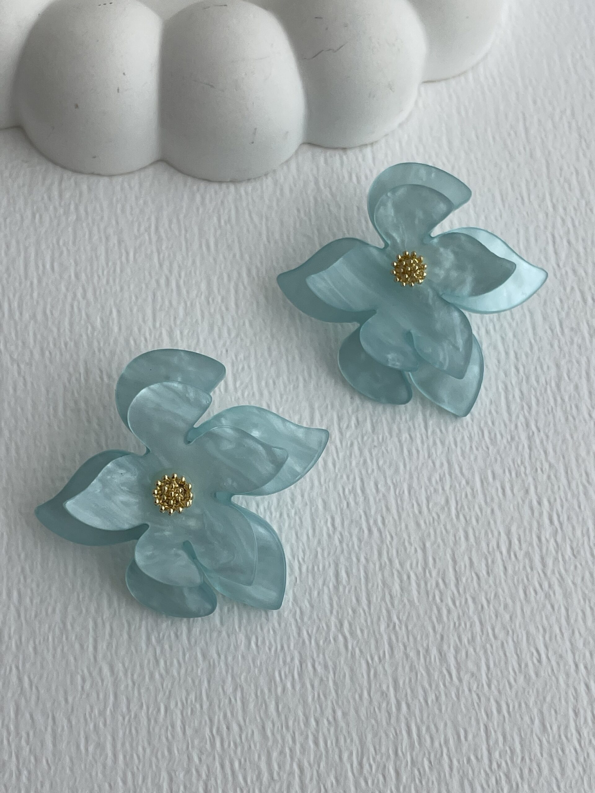 img_5868-3 Özel Seri Çiçek Tasarım Mavi Rainbow Gold Küpe