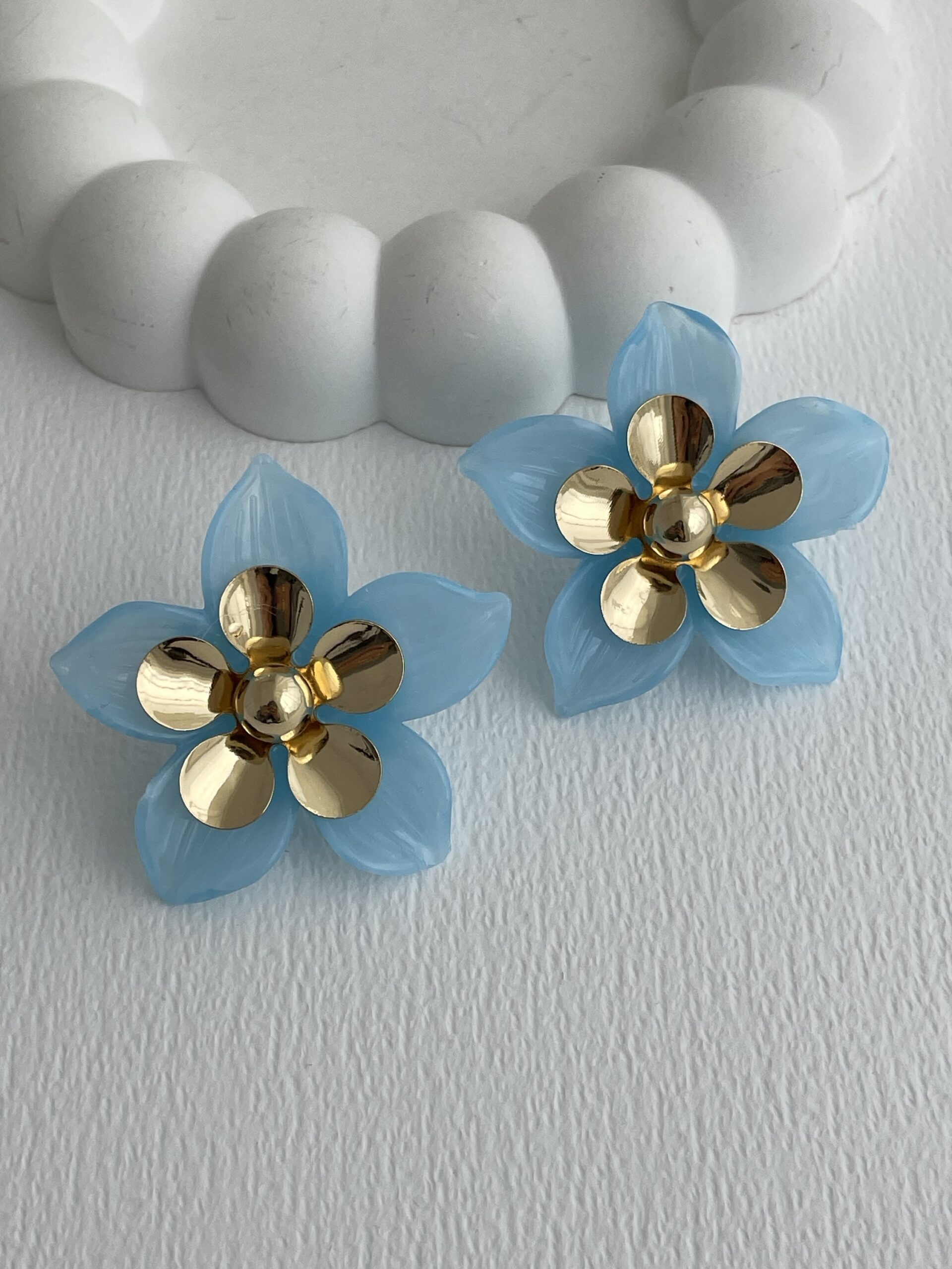 img_5895-2 Özel Seri Çiçek Tasarım Mavi Rainbow Gold Küpe