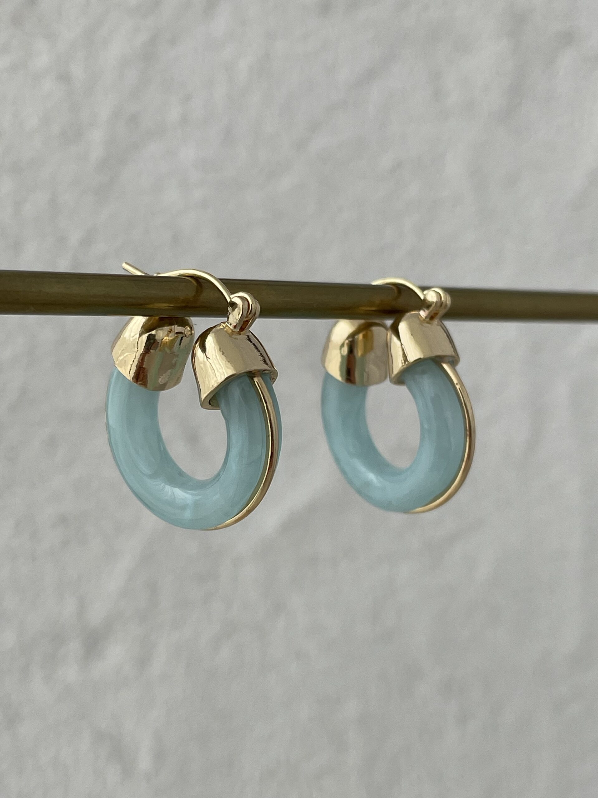 img_5914-3 Özel Seri Halka Tasarım Yeşil Rainbow Gold Küpe