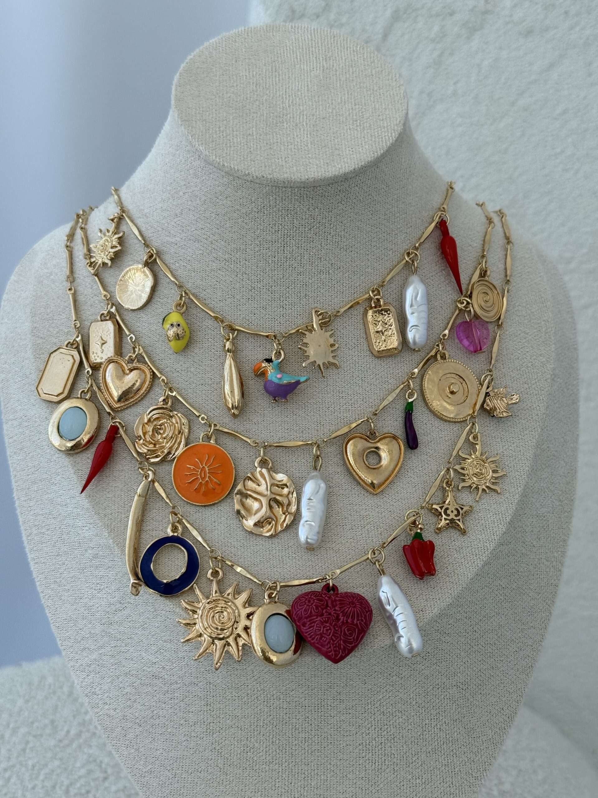 img_3974 Özel Seri Marka Model Charm Detay Üçlü Gold Kolye