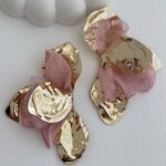 Özel Seri Pembe Tül Detay Yaprak Tasarım Gold Küpe