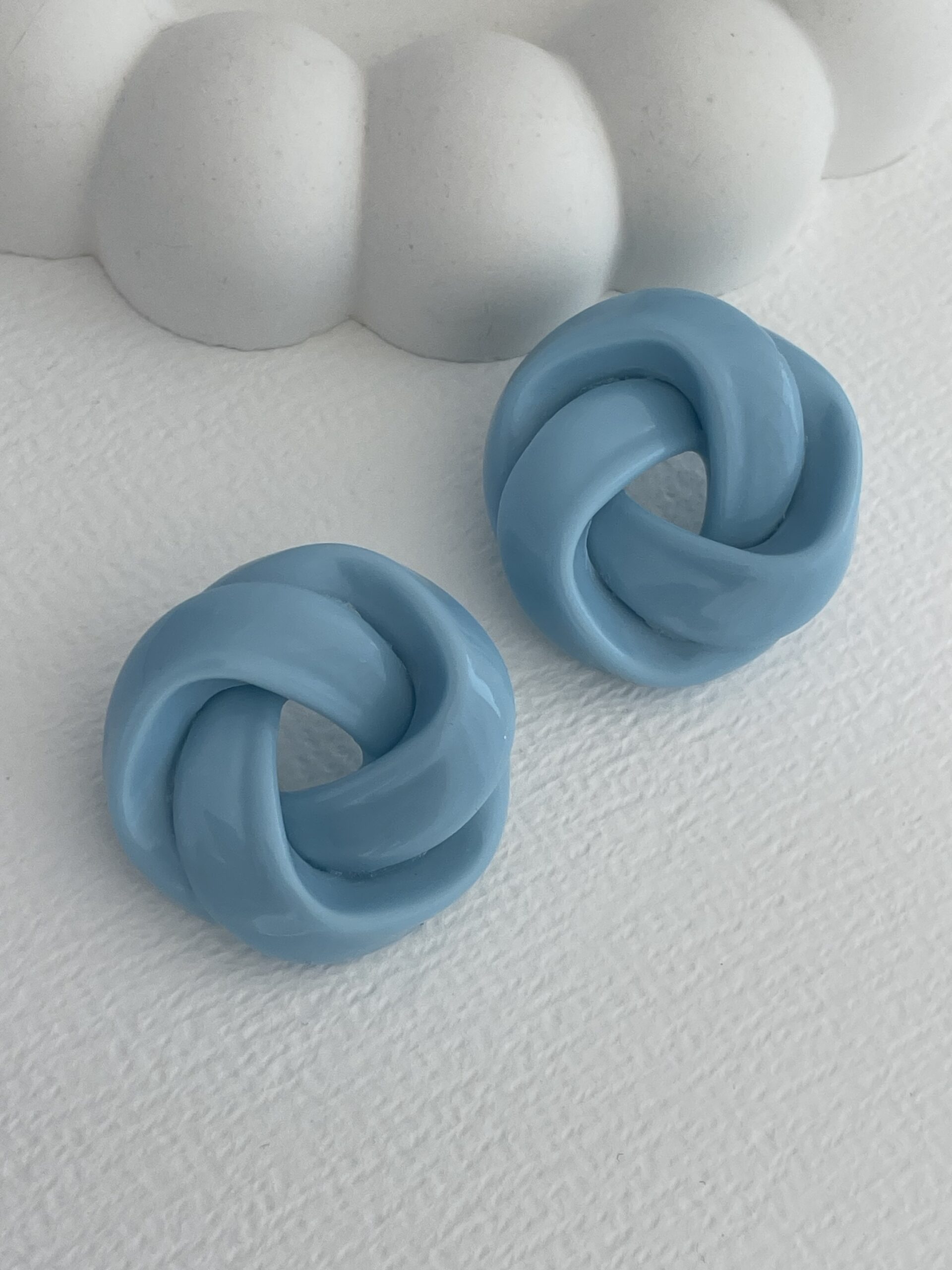 img_7622-3 Özel Seri Mavi Renk Gül Tasarım Akrilik Küpe