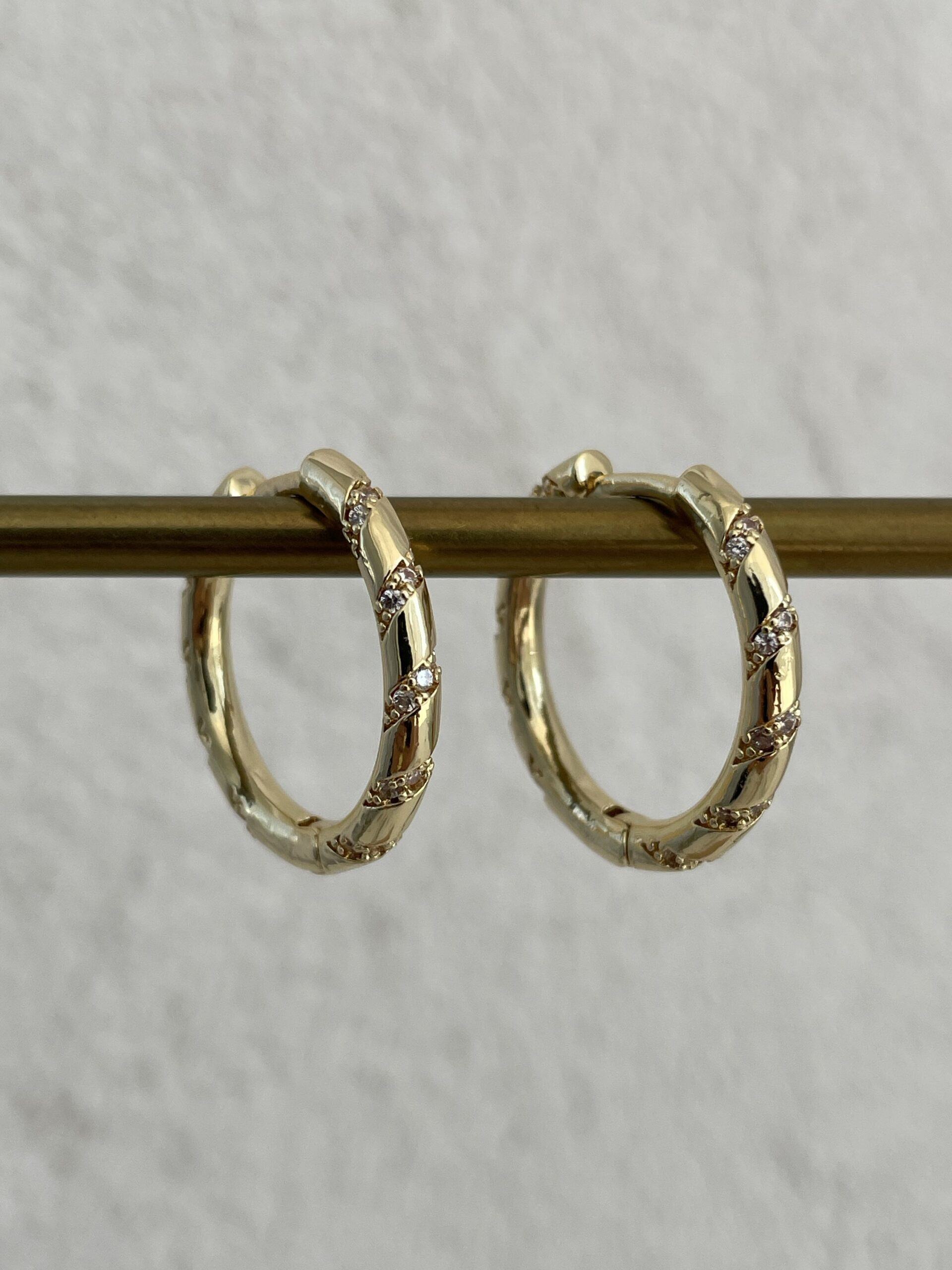 img_7852 Özel Seri Zirkon Taşlı Büyük Boy Gold Halka Küpe