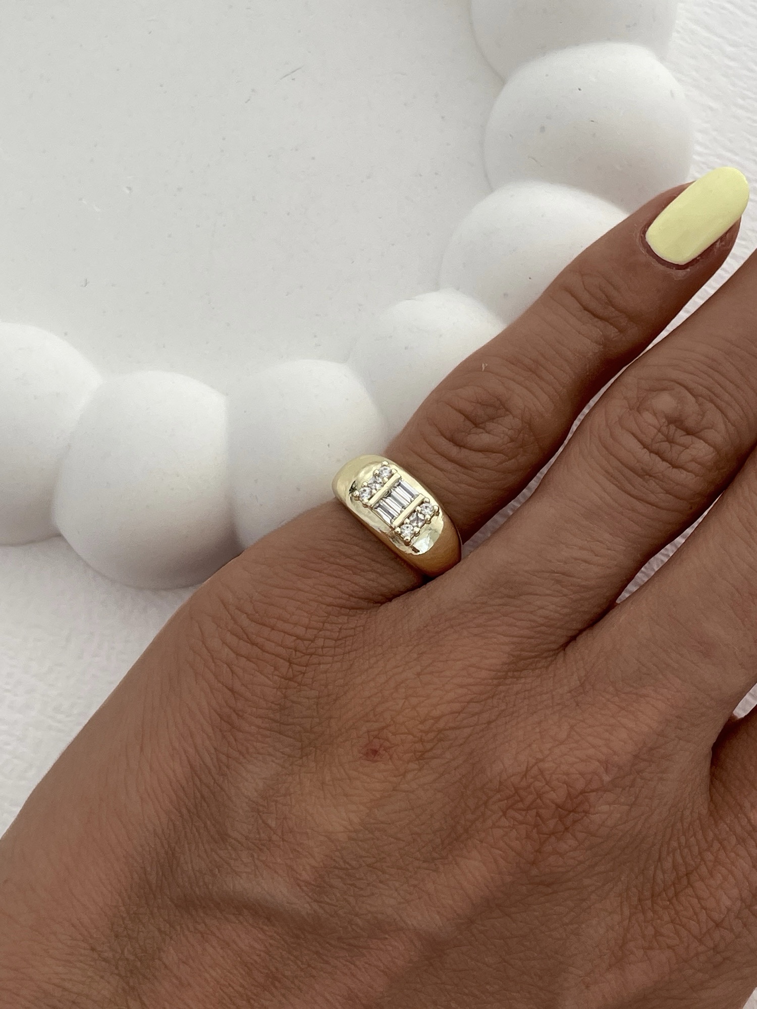 img_8503-3 Özel Seri Baget Taşlı Bombeli Gold Ayarlanabilir Serçe Parmak Yüzüğü