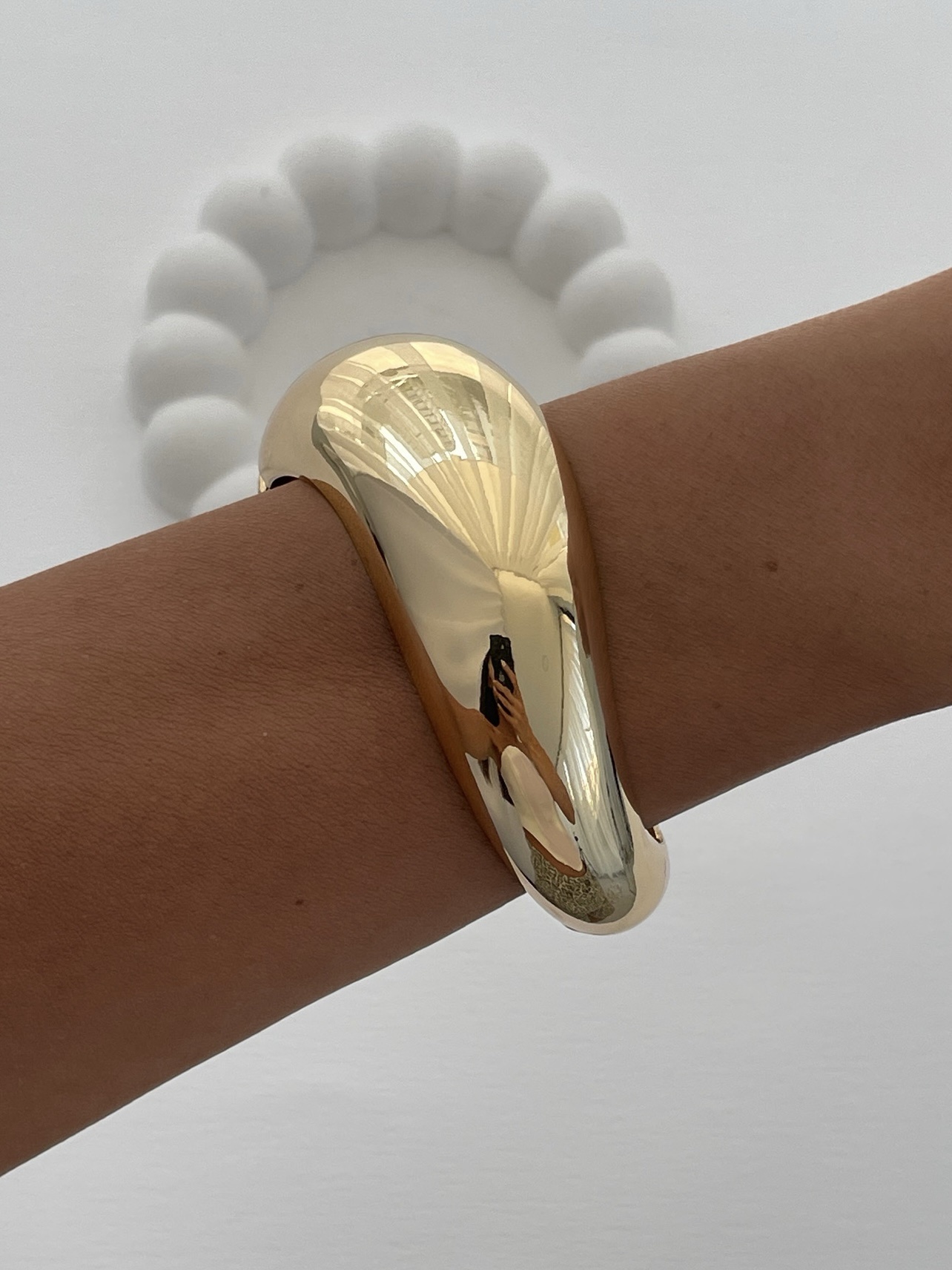 img_9430-2 Özel Seri Asimetrik Kıvrım Bombeli Gold Kelepçe Bileklik