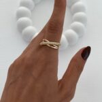 Özel Seri Zirkon Taş Çapraz Tasarım Ayarlanabilir Gold Yüzük