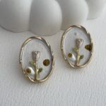 Özel Seri Beyaz Gül Tasarım Gold Oval Küpe