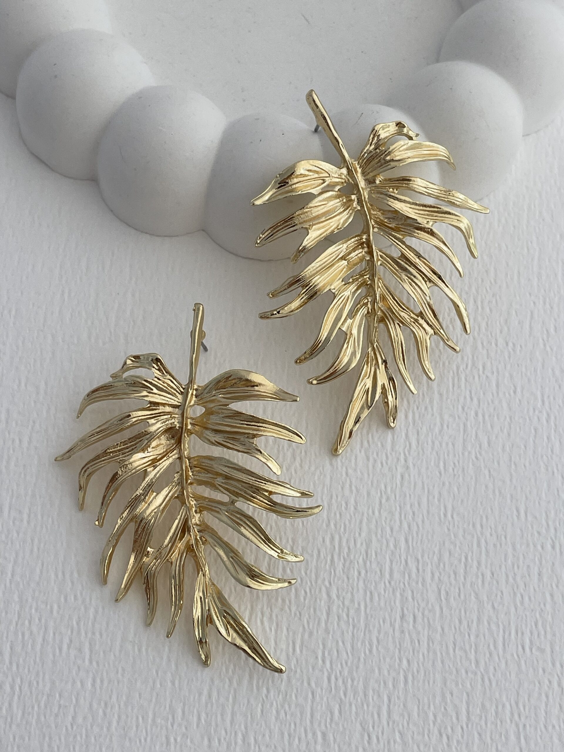 img_8521-5 Özel Seri Büyük Yaprak Tasarım Gold Küpe