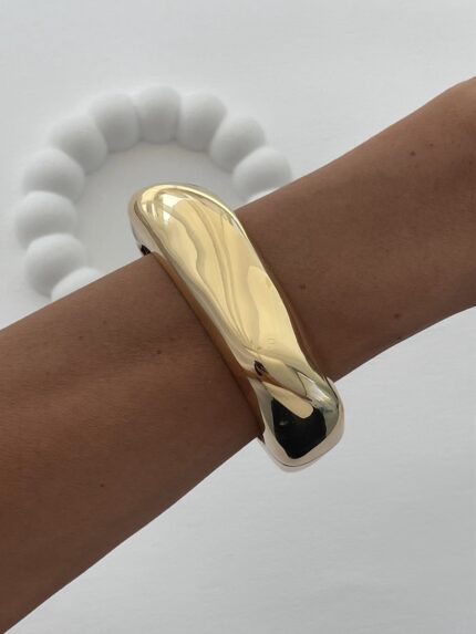 Özel Seri Asimetrik Kıvrımlı Gold Kare Kelepçe Bileklik