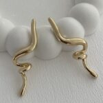 Özel Seri Soyut Çubuk Tasarım Gold Küpe