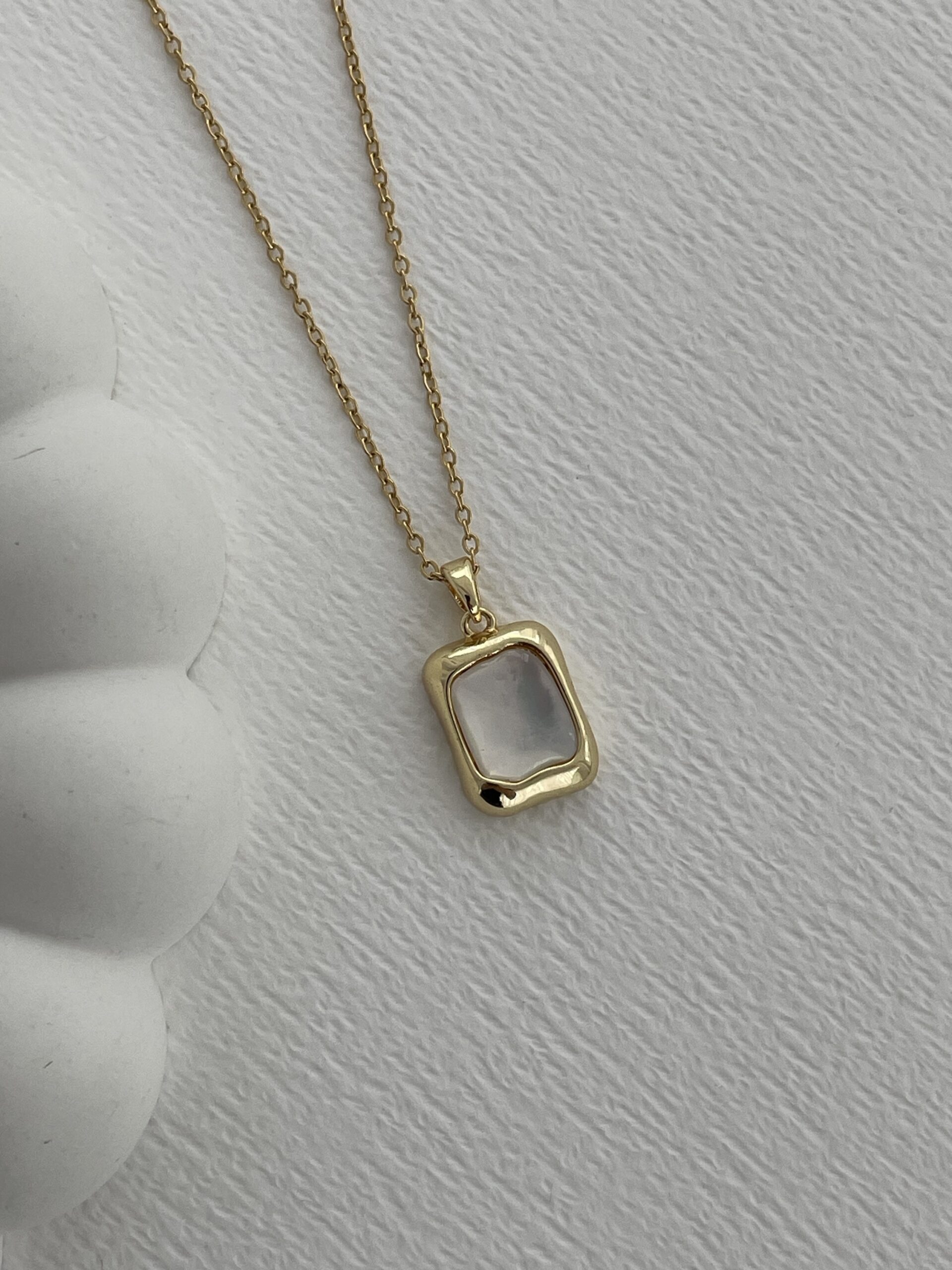 img_0059-2 Çelik Sedef Detay Kare Tasarım Gold Kolye