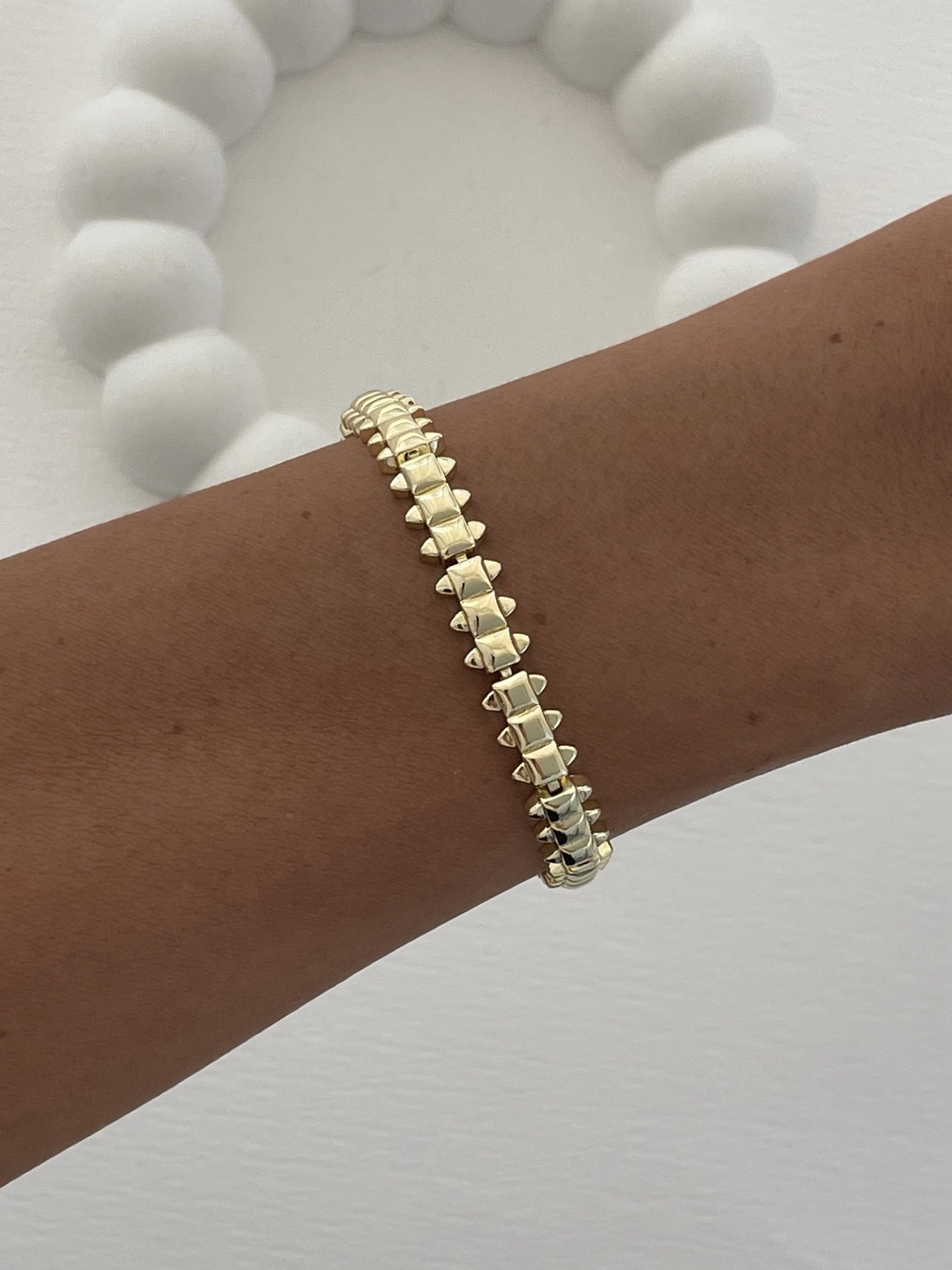 img_1834-1 Özel Seri Kare Çivi Tasarım Gold Bileklik