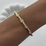 Çelik Geometrik Desen Taşlı Gold Kelepçe Bileklik