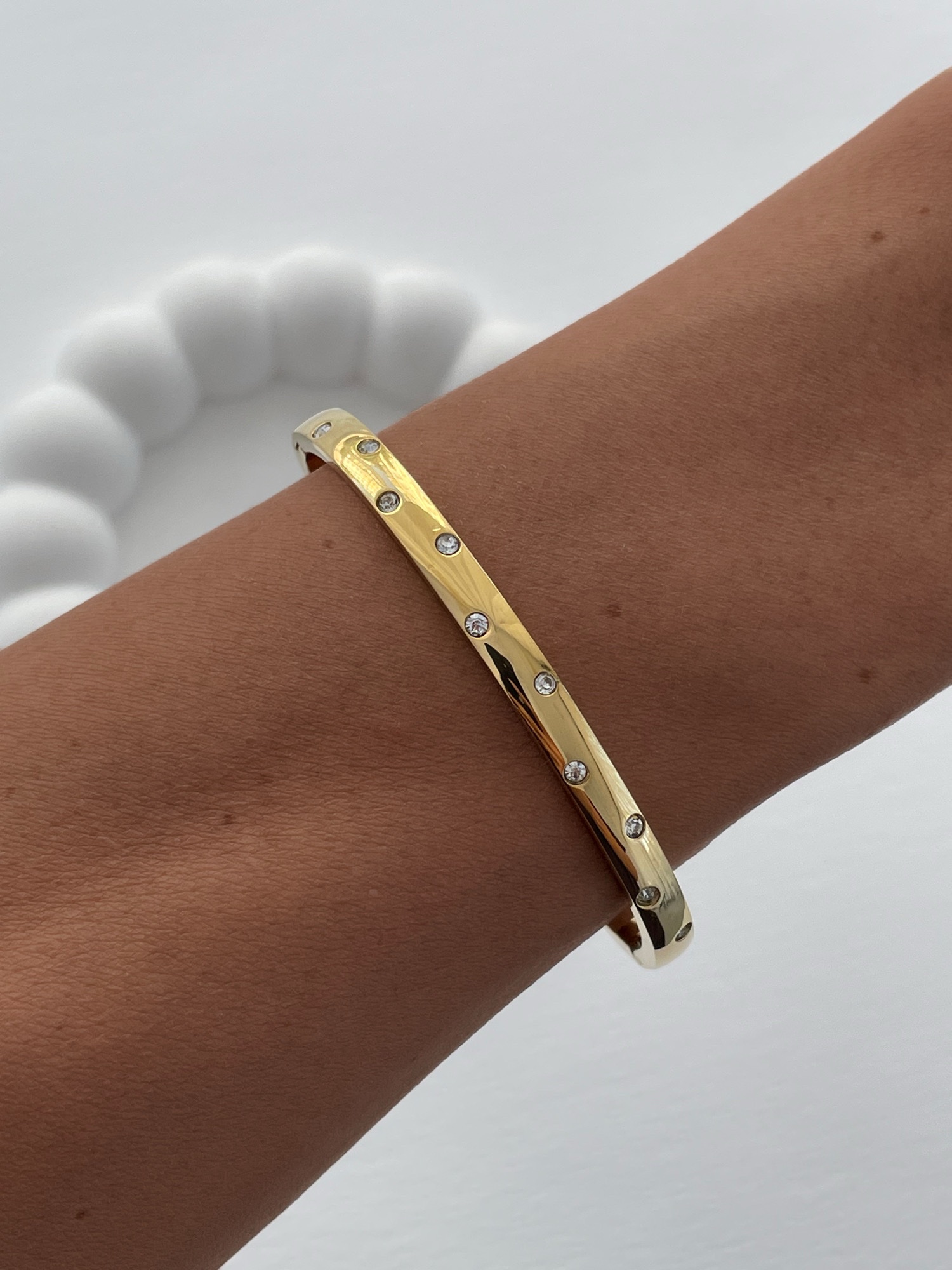 img_3905-3 Çelik Mini Yuvarlak Zirkon Taşlı Gold Kelepçe Bileklik