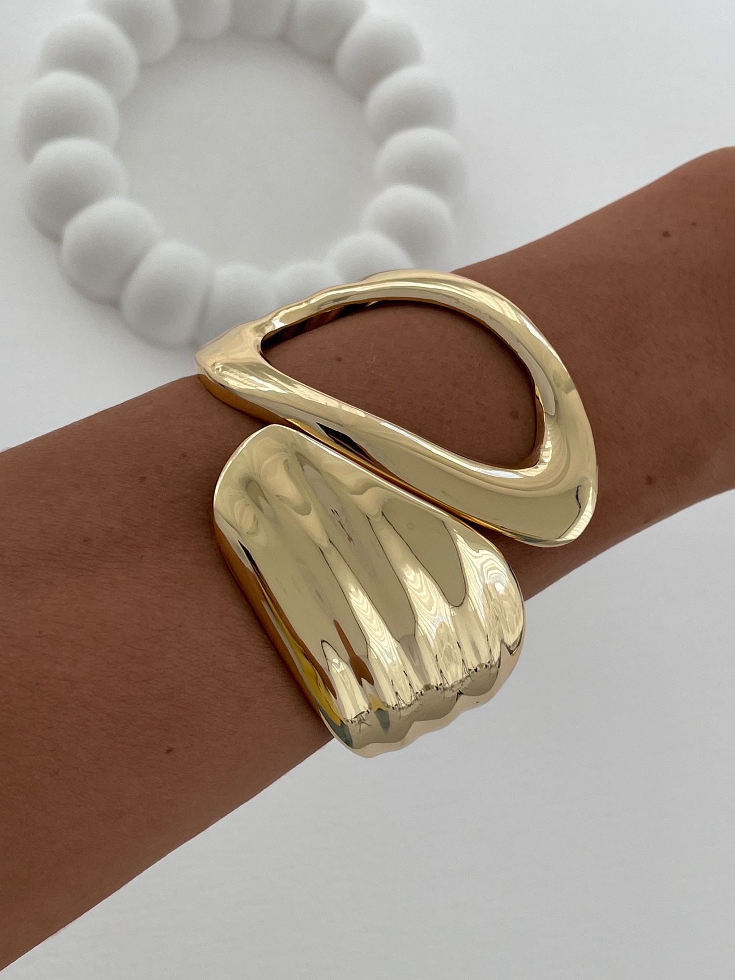 img_5517 Özel Seri Yaprak Tasarım Gold Kelepçe Bileklik