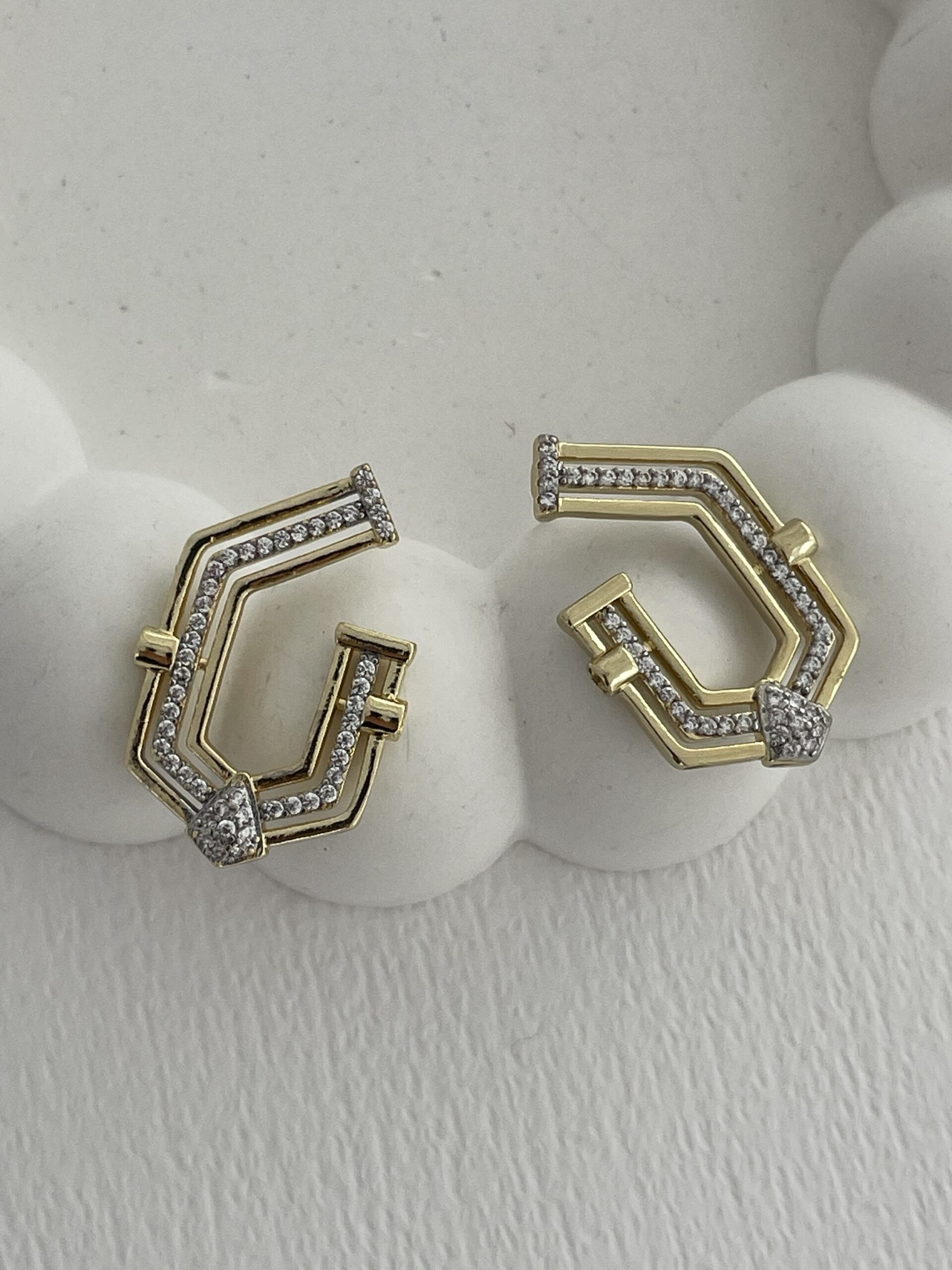 img_9648-3 Özel Seri Geometrik Tasarım Gold Küpe