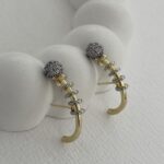 Özel Seri Zirkon Taşlı Top Detay Kulağa Geçmeli Gold Küpe