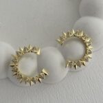 Özel Seri Zirkon Taşlı Zikzak Tasarım Yuvarlak Gold Küpe