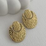 Çelik Desenli İç içe Oval Tasarım Gold Küpe