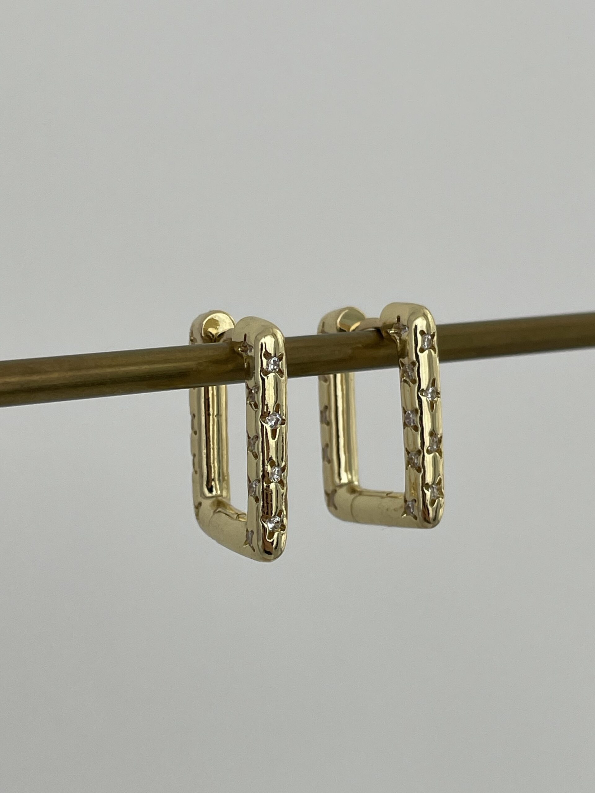 img_9772 Özel Seri Yıldız Zirkon Taşlı Kare Gold Küpe