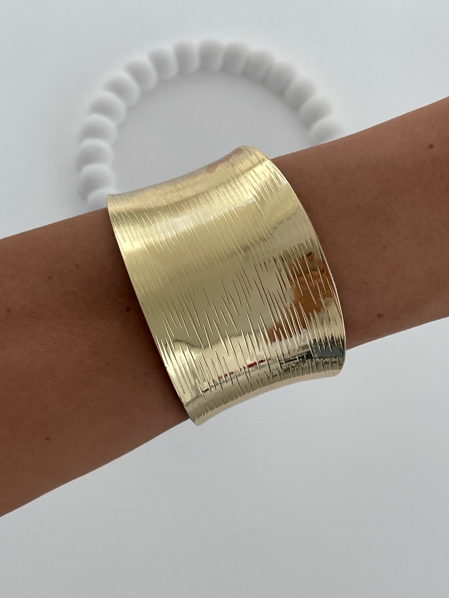 img_4047-5 Özel Seri Desenli Ayarlanabilir Gold Kalın Bileklik