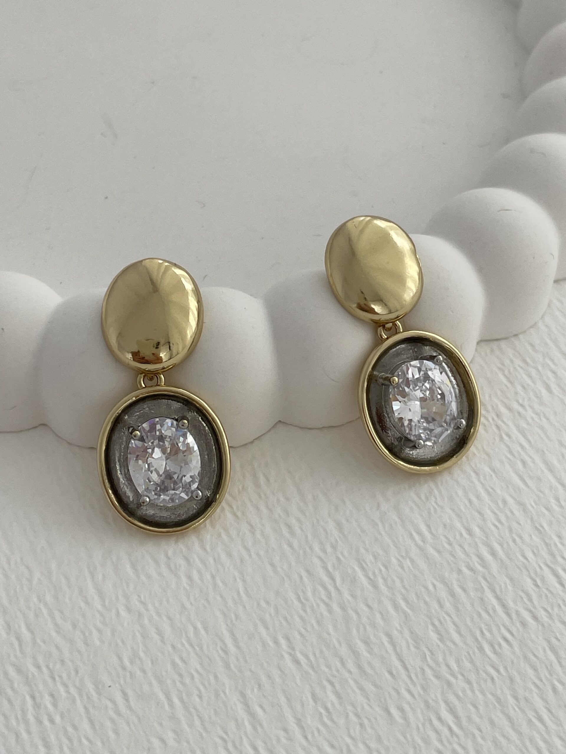 img_4853 Özel Seri Büyük Zirkon Taş Oval Tasarım Gold Küpe