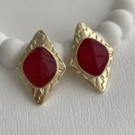 Özel Seri Desenli Geometrik Tasarım Bordo Mineli Gold Küpe
