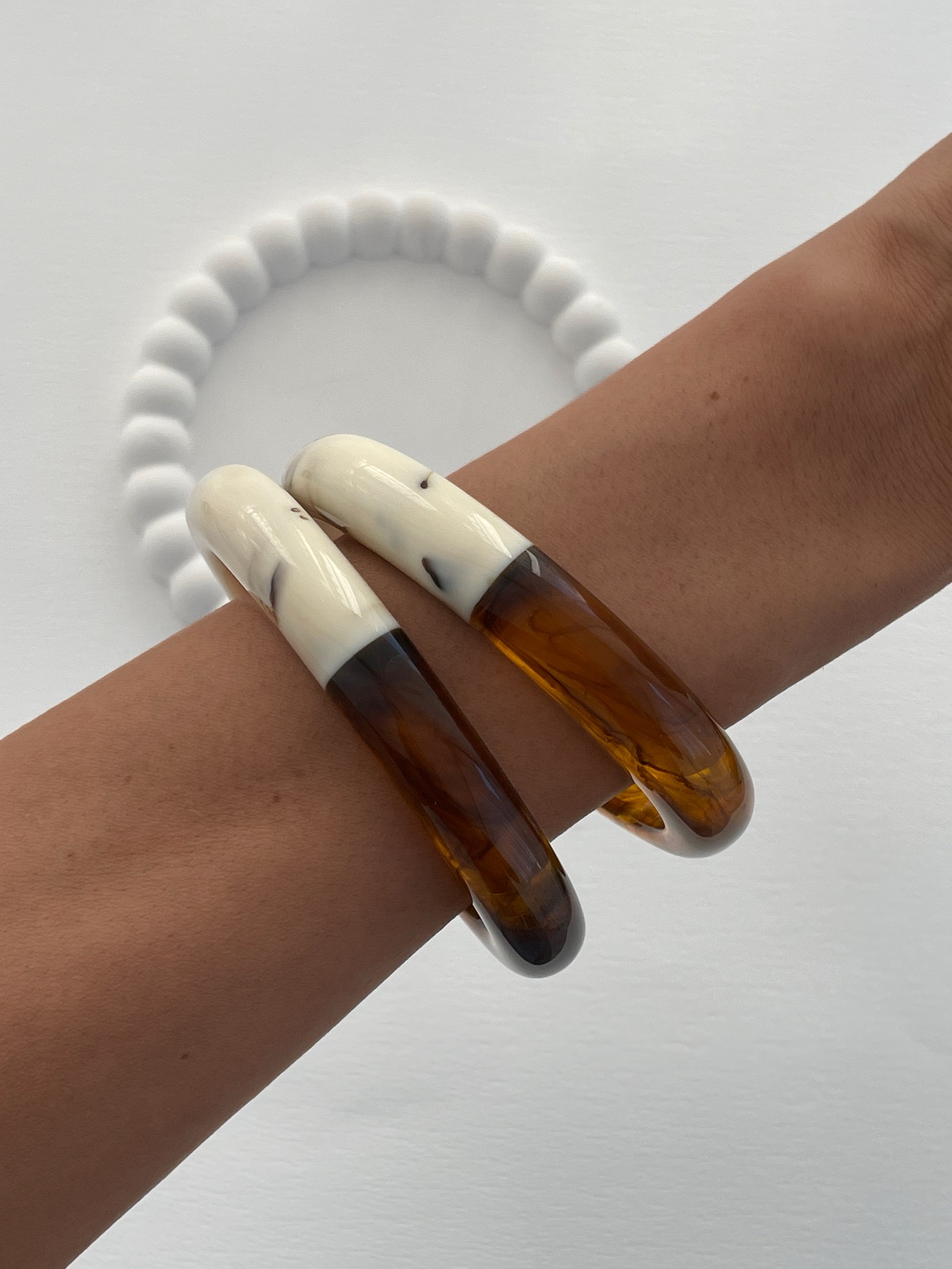 img_2990-4 Özel Seri Desenli Krem & Kahverengi Kemik Bileklik