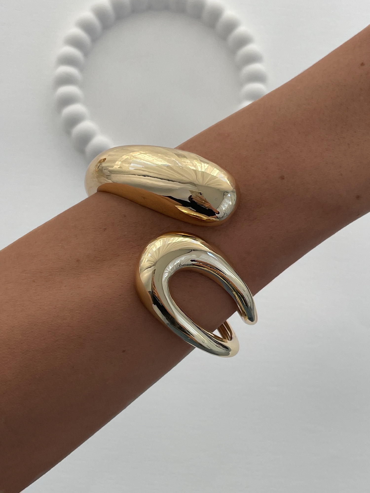 img_4946-2 Özel Seri Damla Tasarım Gold Kelepçe Bileklik