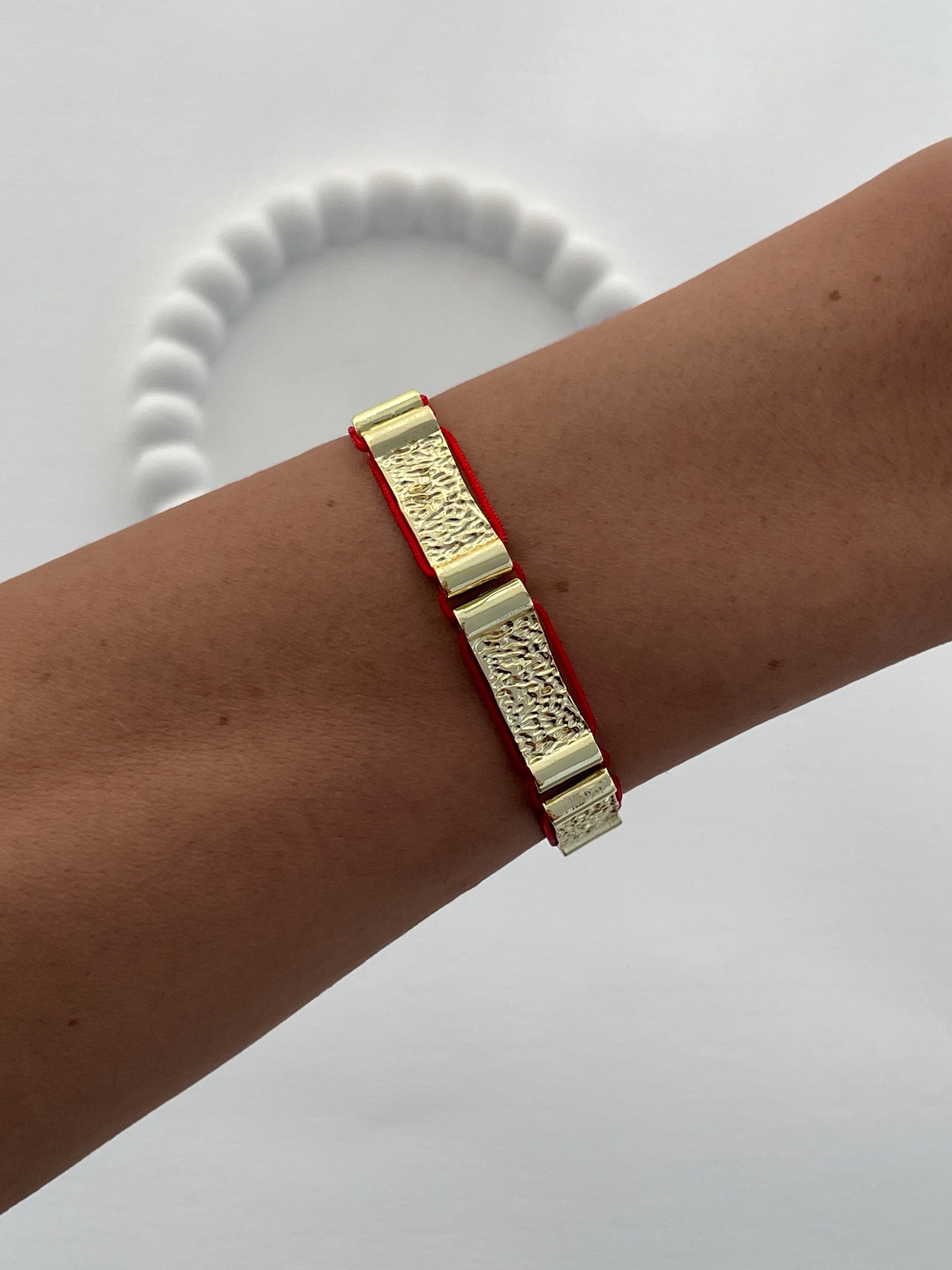 img_5492 Özel Seri Gold Desenli Geometrik Tasarım Asansörlü Kırmızı Bileklik