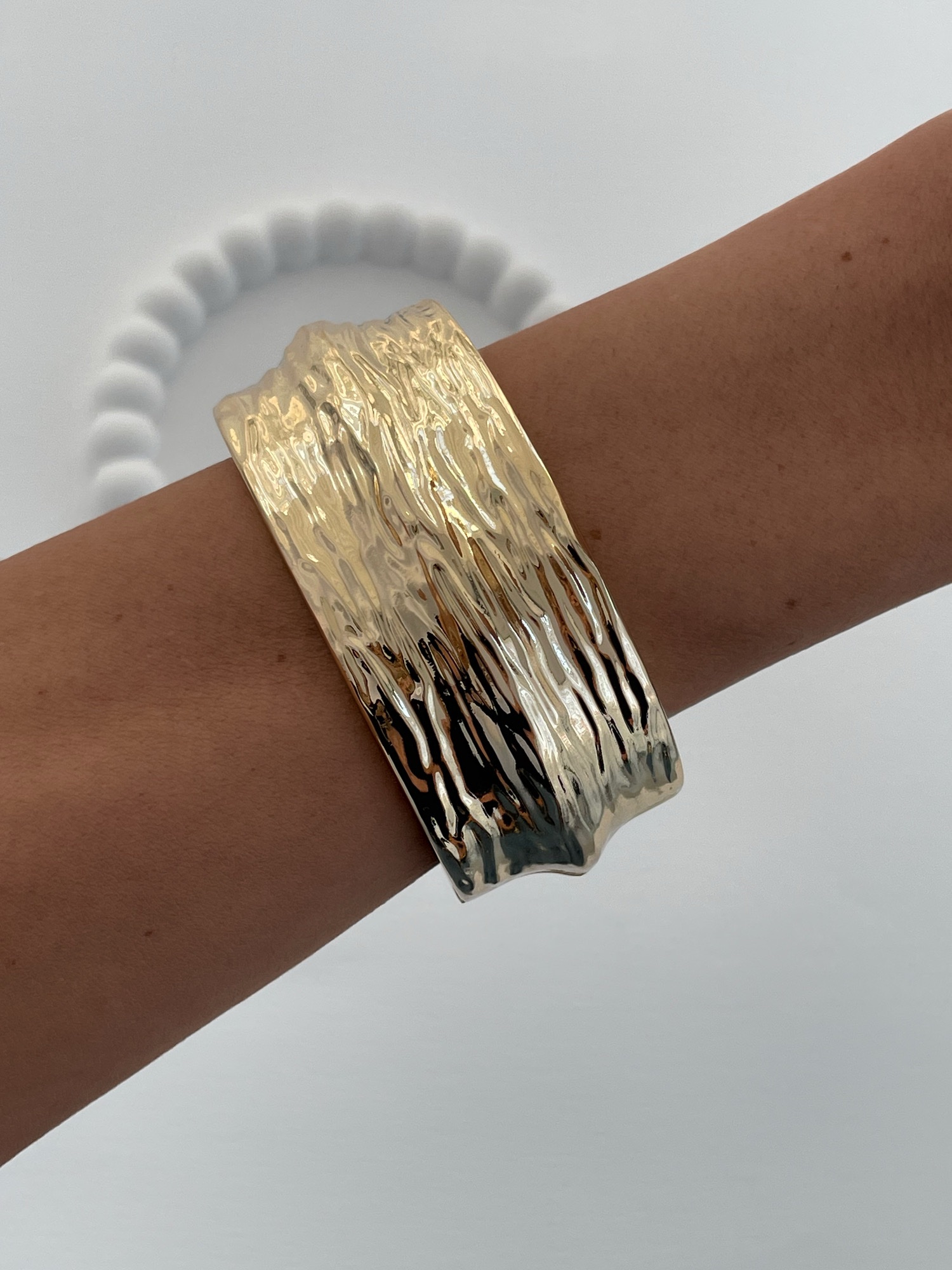 img_5784-3 Özel Seri Desenli Gold Kalın Kelepçe Bileklik