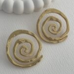 Özel Seri Desenli Spiral Tasarım Gold Küpe